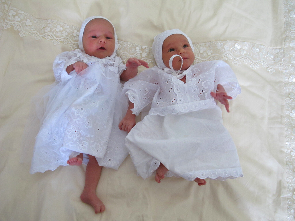 Мои девочки-двойняшки. Фото автора