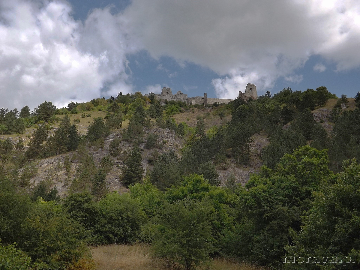 Замок в Чехтицах. Фото взято из открытых источников