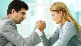 Соперничество почему возникает, и как избежать негатива, в отношениях: хорошо или плохо.