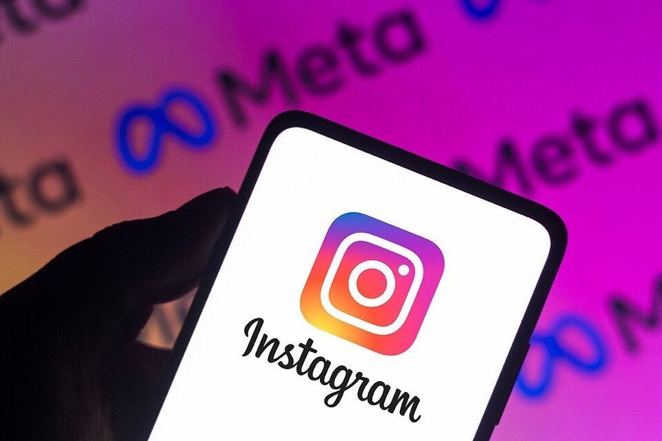     Роскомнадзор через Госуслуги уведомляет россиян о блокировке Instagram  EAST NEWS