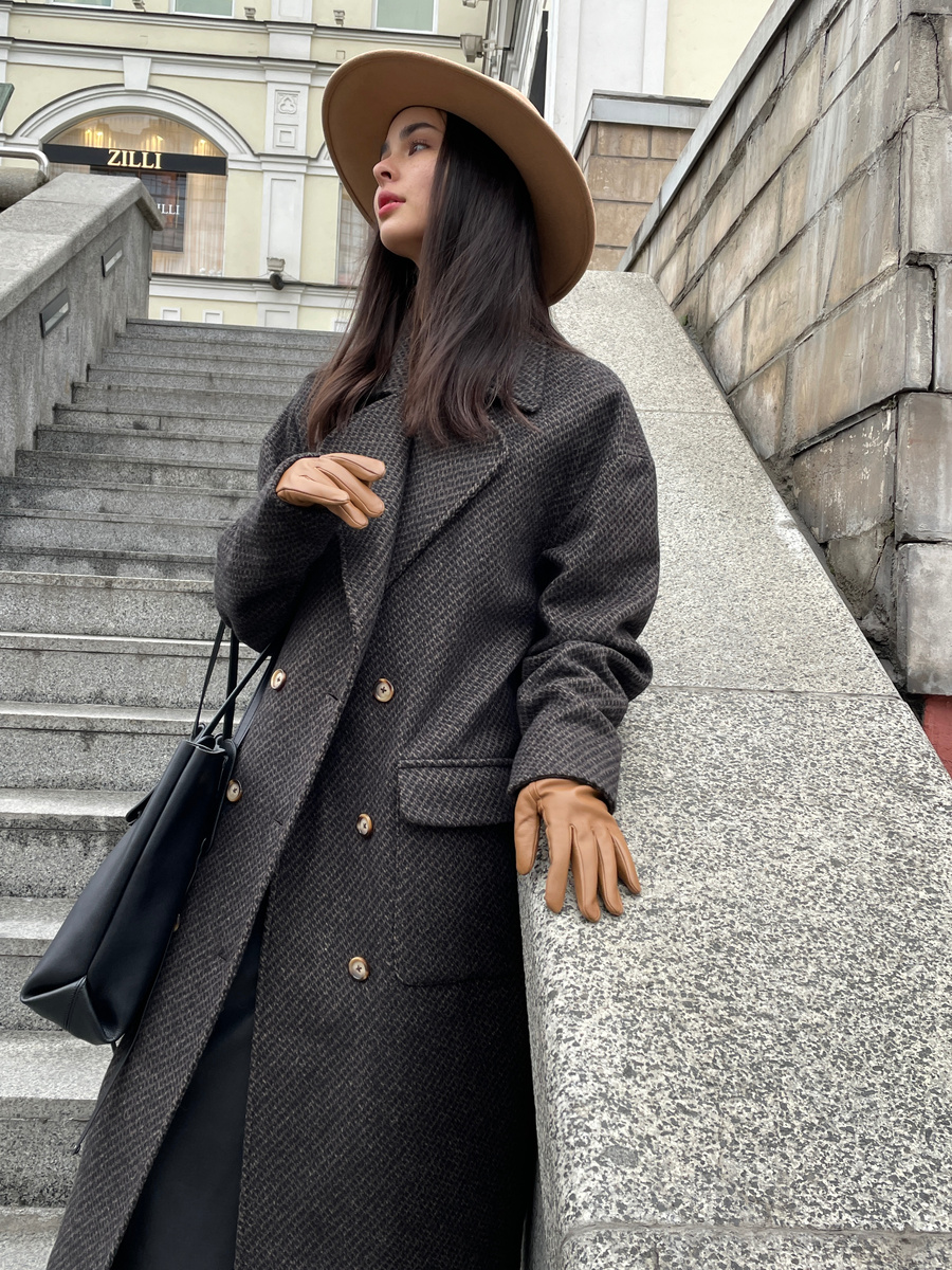 ссылка на каталог сайта: http://nakidnaked.ru/trench_and_coats/tproduct/421274628-324452649511-palto-kokon-dvubortnoe-korichnevoe-iz-tk 