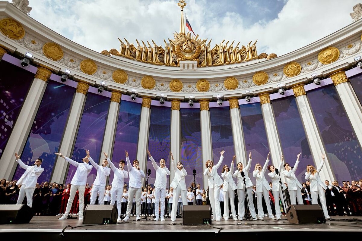 Вокальный ансамбль “DiaCapella” от РАМ имени Гнесиных на открытии полуфинала "Битвы хоров!"