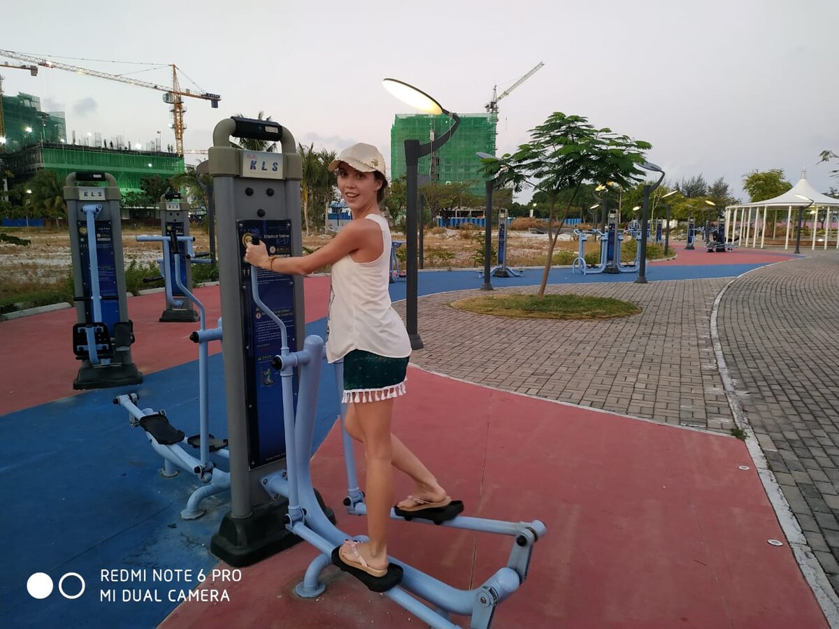 Я просто открыто рассказывала на камеру свои впечатления.