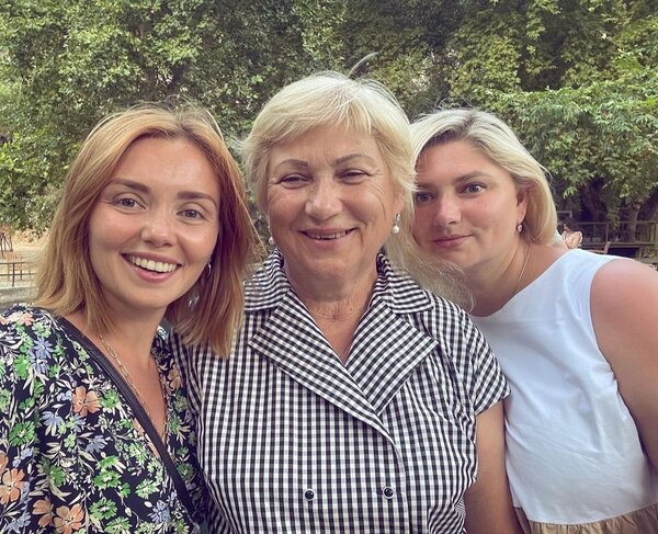 Ольга с мамой и сестрой