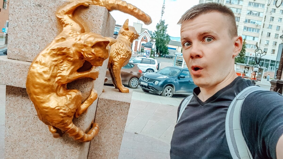 Аллея кошек в Тюмени
