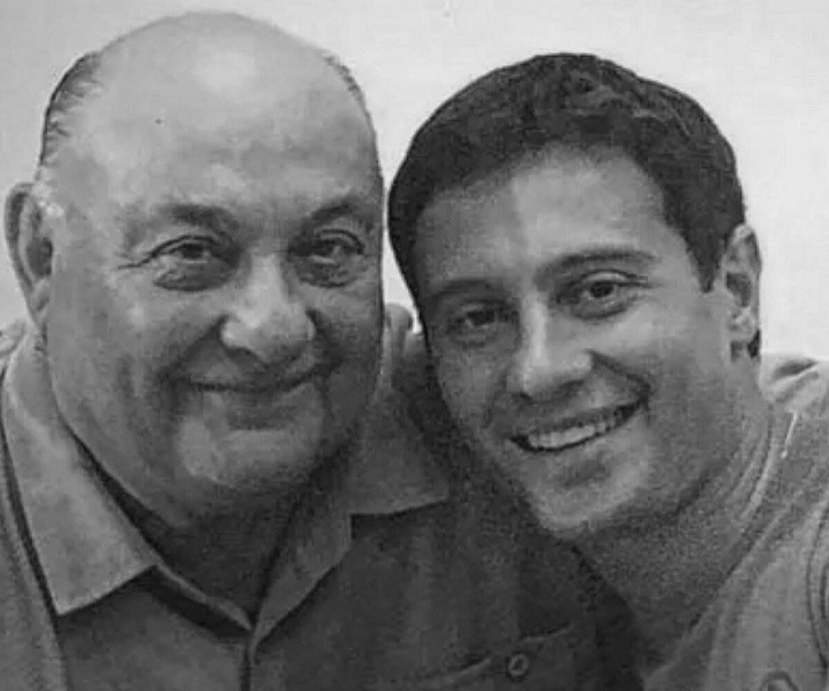     «Дедулечка ушел от нас»: Антон Макарский сообщил о смерти в Израиле народного артиста России Михаила Каплана