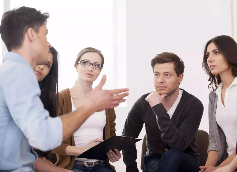 Дизайнеры, архитекторы и строители могут стать не только хорошими друзьями для оконной компании, но и привлечь новых клиентов