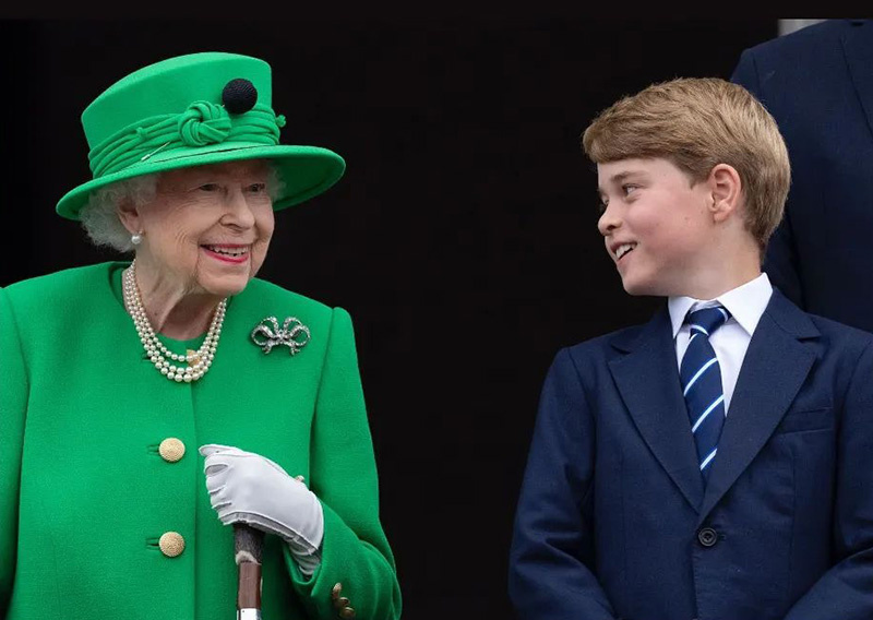    Королева поздравила принца Джорджа с 9-летиемБукингемский дворец