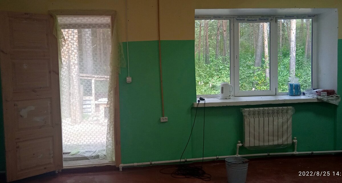 Двойные двери - выход на улицу