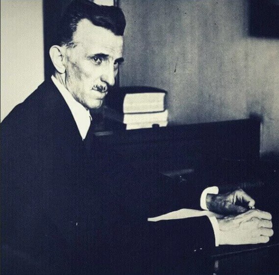 Никола Тесла. 1943 год.