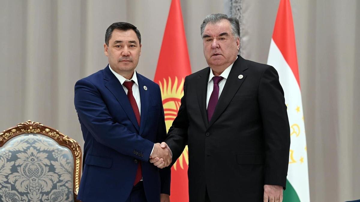    Садыр Жапаров и Эмомали Рахмон:пресс-служба президента КР / 24.kg