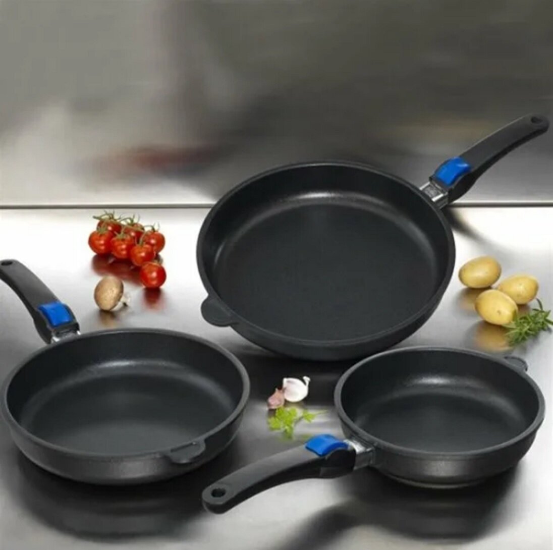 Pan video. AMT Gastroguss сковорода. Сковорода AMT I-520, 20 см. Набор посуды AMT Gastroguss frying Pans AMT-Set-520/724fix 2 пр.. Сковорода глубокая AMT.