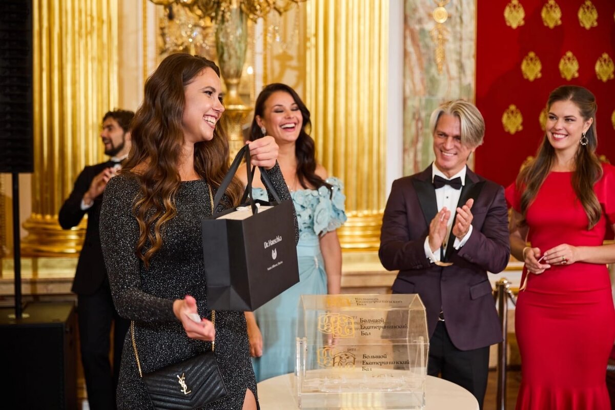 Победительница лотереи с призом от Dr. Hauschka Russia