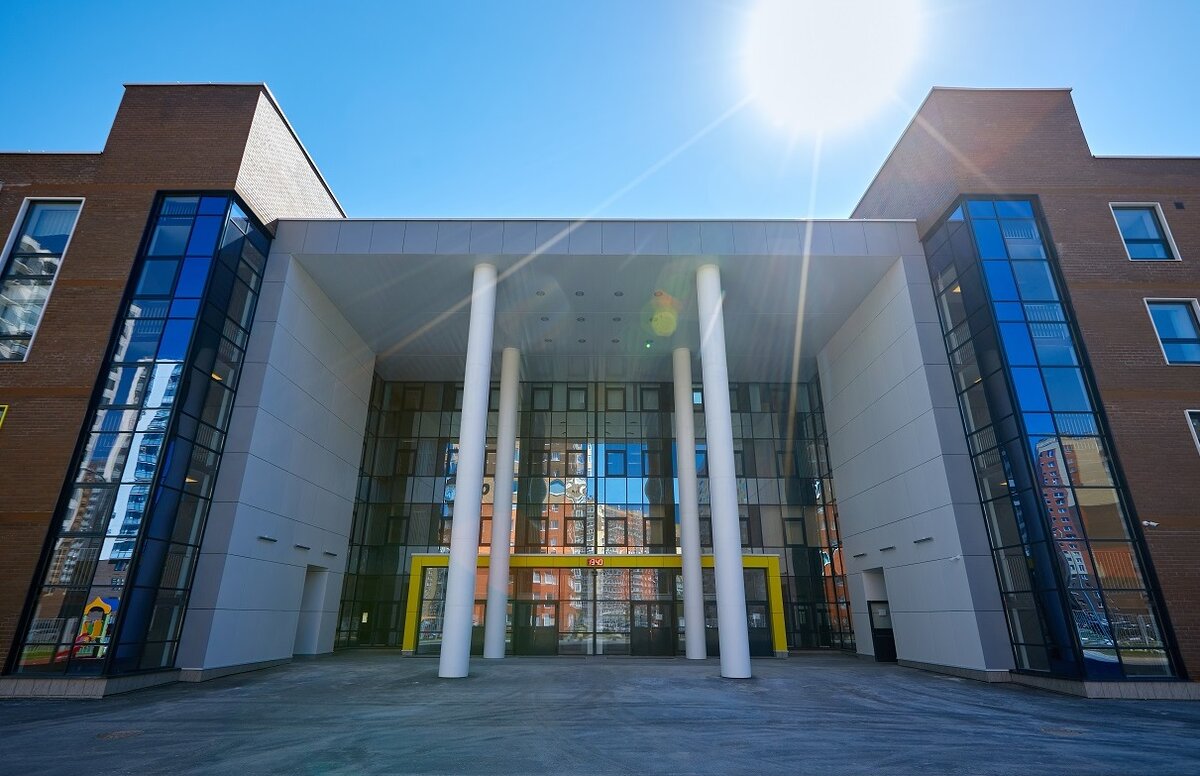 Фасад школы