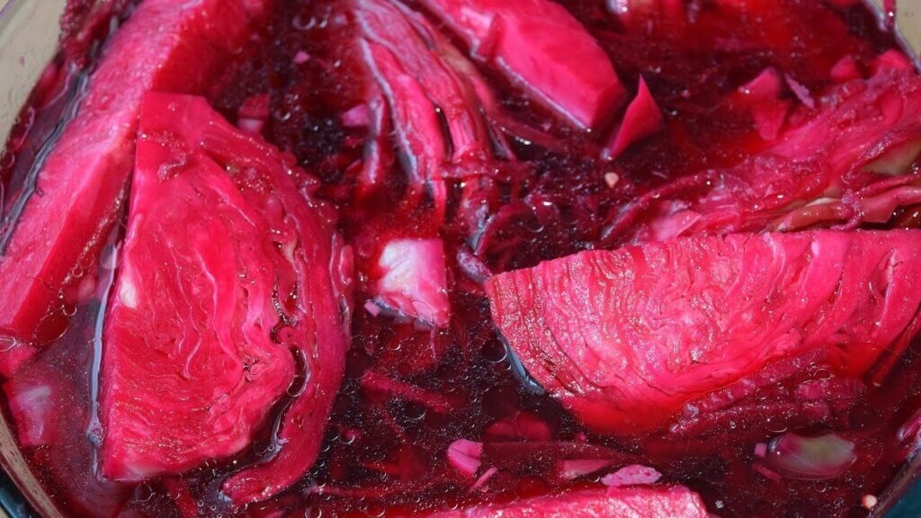 Квашеная капуста со свеклой по-грузински