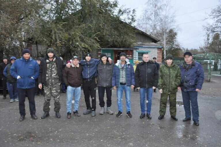    В Домбаровском районе проводили земляков на боевое слаживание Белов Михаил Александрович