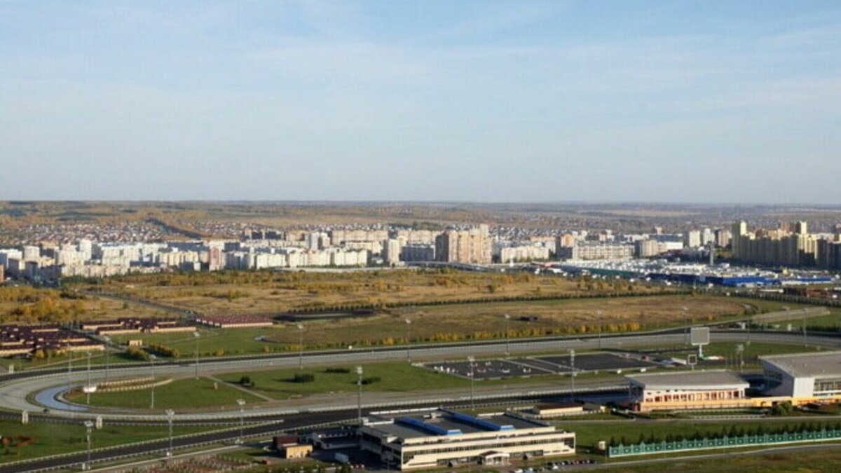     В Казани Советский суд удовлетворил требования татарского транспортного прокурора о прекращении деятельности посадочной площадки. Согласно данным картотеки дел, землей пользовались ООО «Вишневка» и исполнительный комитет города.