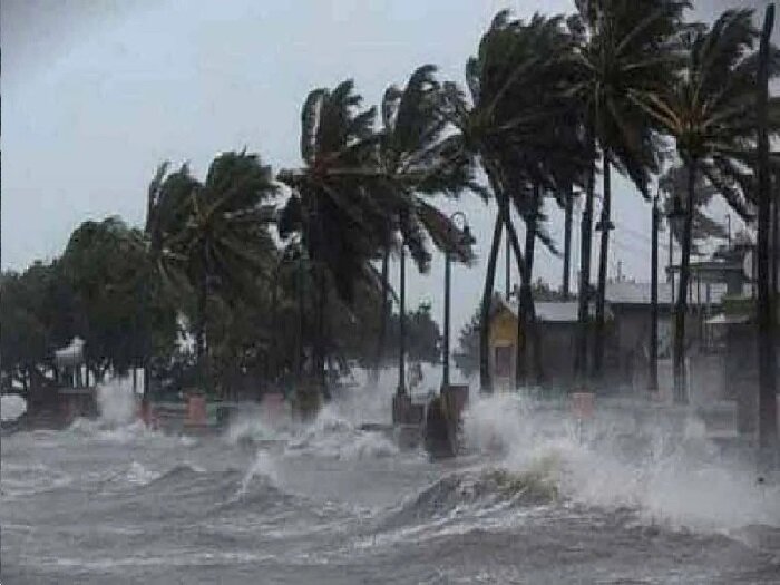 Фото Ураган на побережье Тихого Океана.