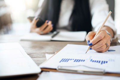    Работа с документами © Adobe Stock