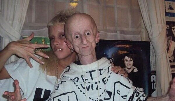    Леон Бота с вокалисткой группы Die Antwoord