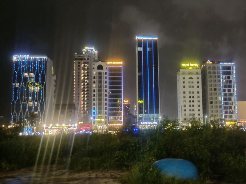 Ночной Дананг