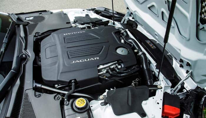 Капот Jaguar F-Pace SVR 2019 года