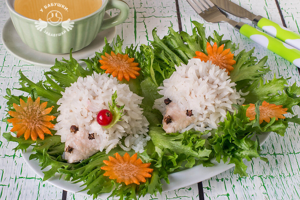 Ежики на цветущей полянке)) (фото автора)