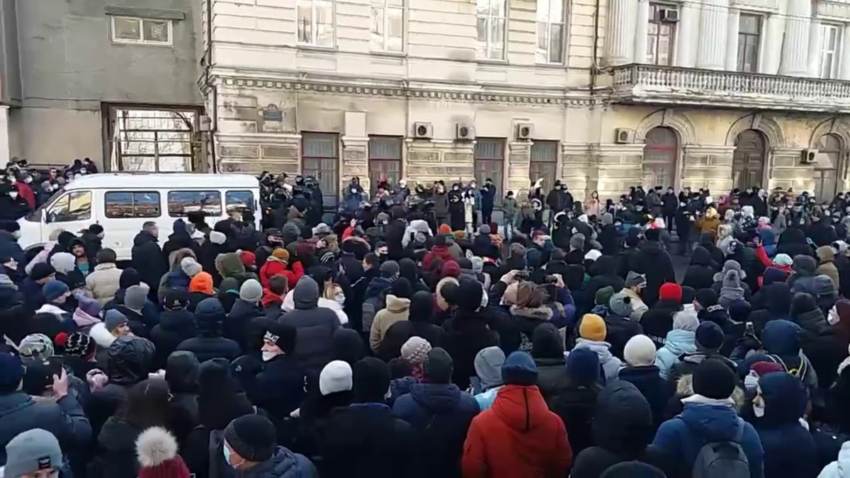 Митинги навального сейчас. Митинг Навального в Москве. Митинги Навального 2021. Митинг Навального 2021 в Москве. Митинги в Москве за Навального.