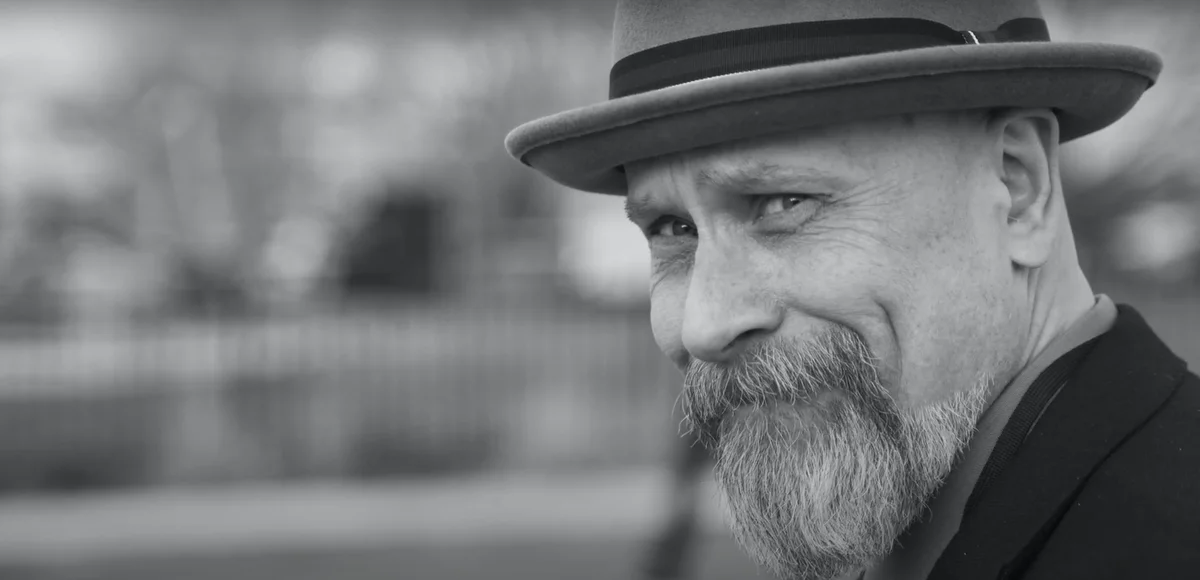 Отец Лиды, который попал в дтп. 
