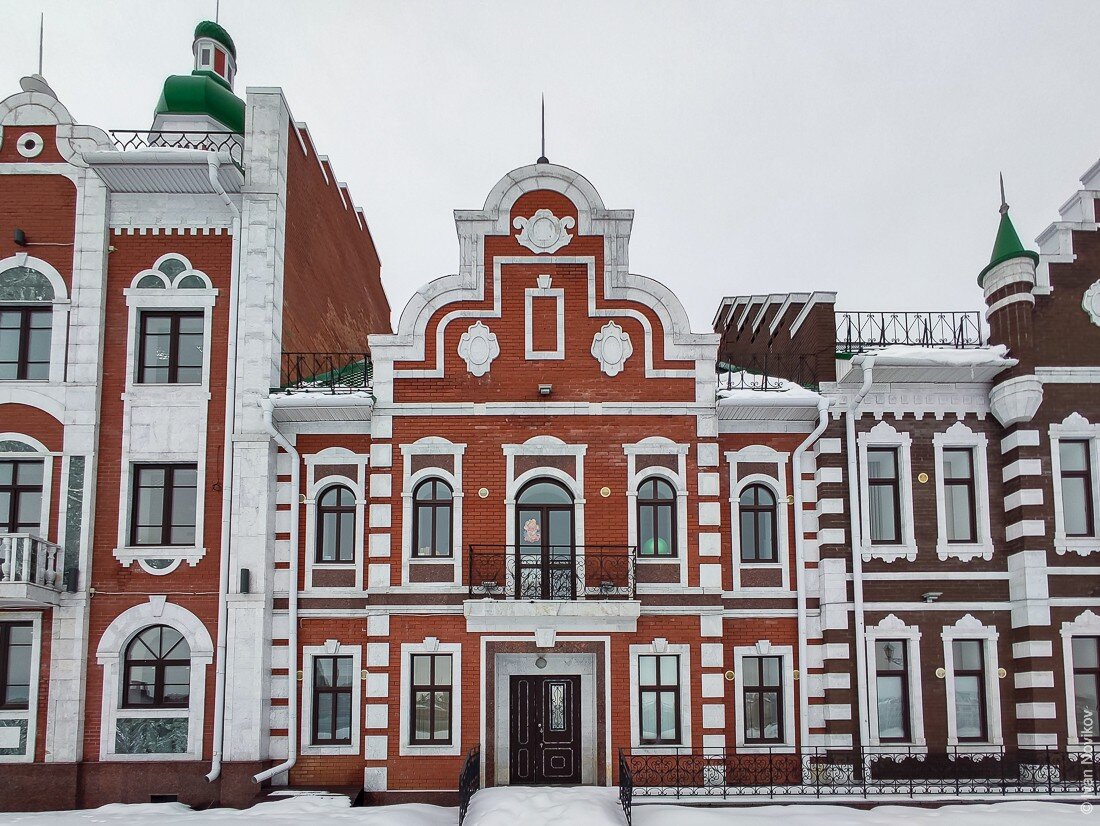 Учебный центр йошкар. Йошкар-Ола центр Пряничный городок часы. Экологический центр Йошкар-Ола.