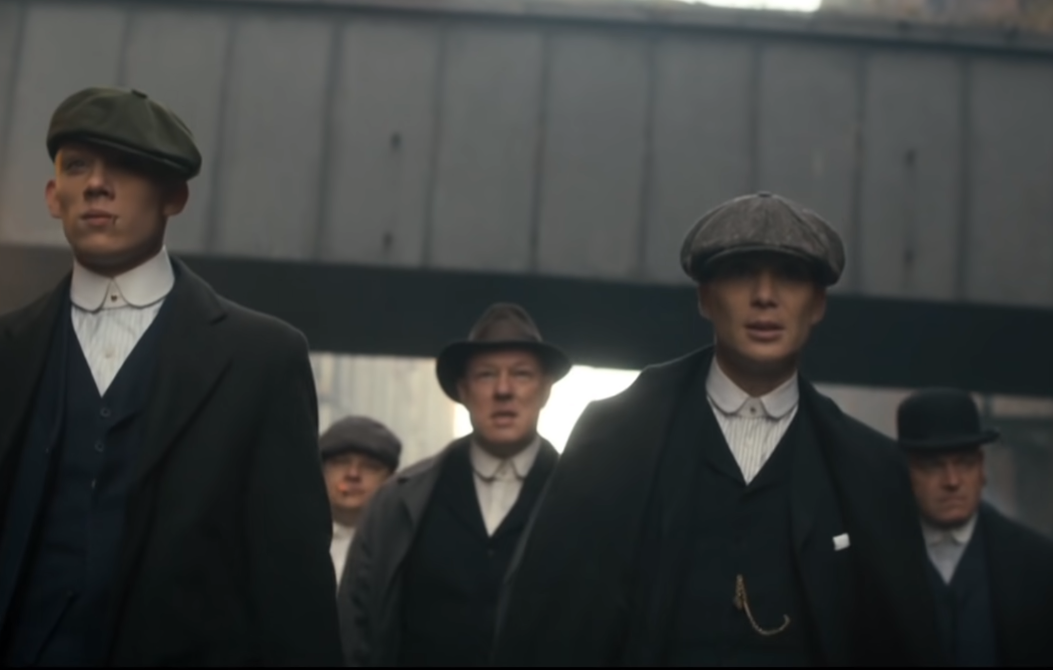 Кадр из сериала "Острые козырьки"