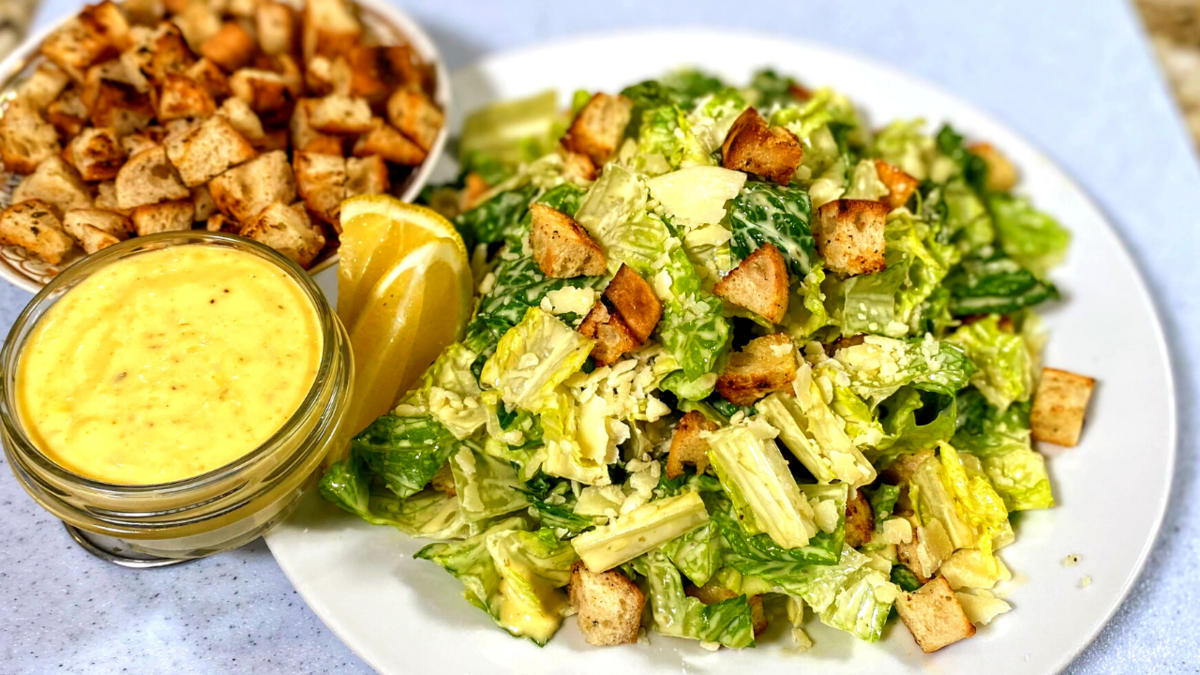 Цезарь, классический рецепт. Рецепты в гостях у Вани