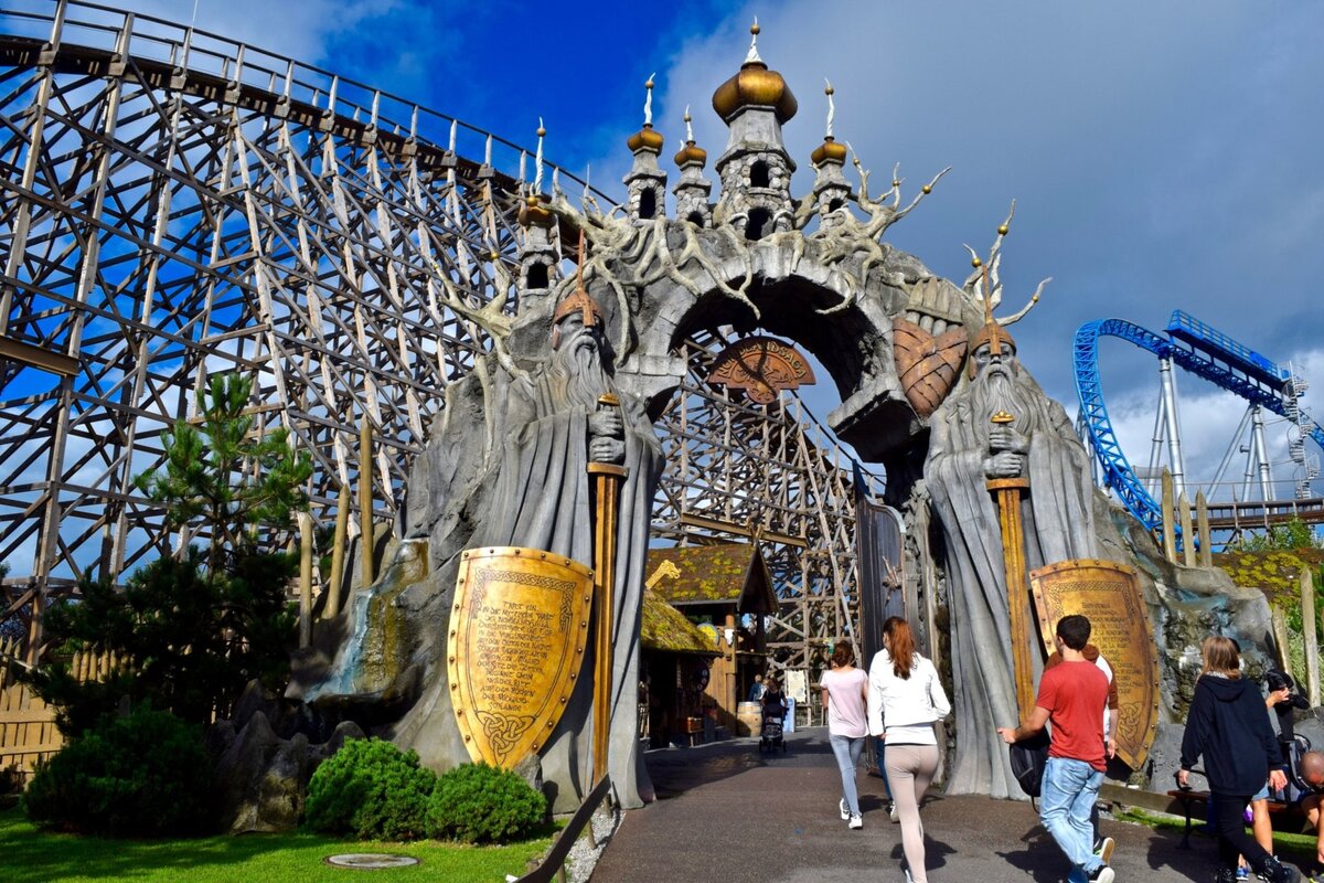 Дешевые аналоги Диснейленда: Port Aventura в Барселоне и Europa-park в  Германии | Туризм и путешествия - Travel247 | Дзен