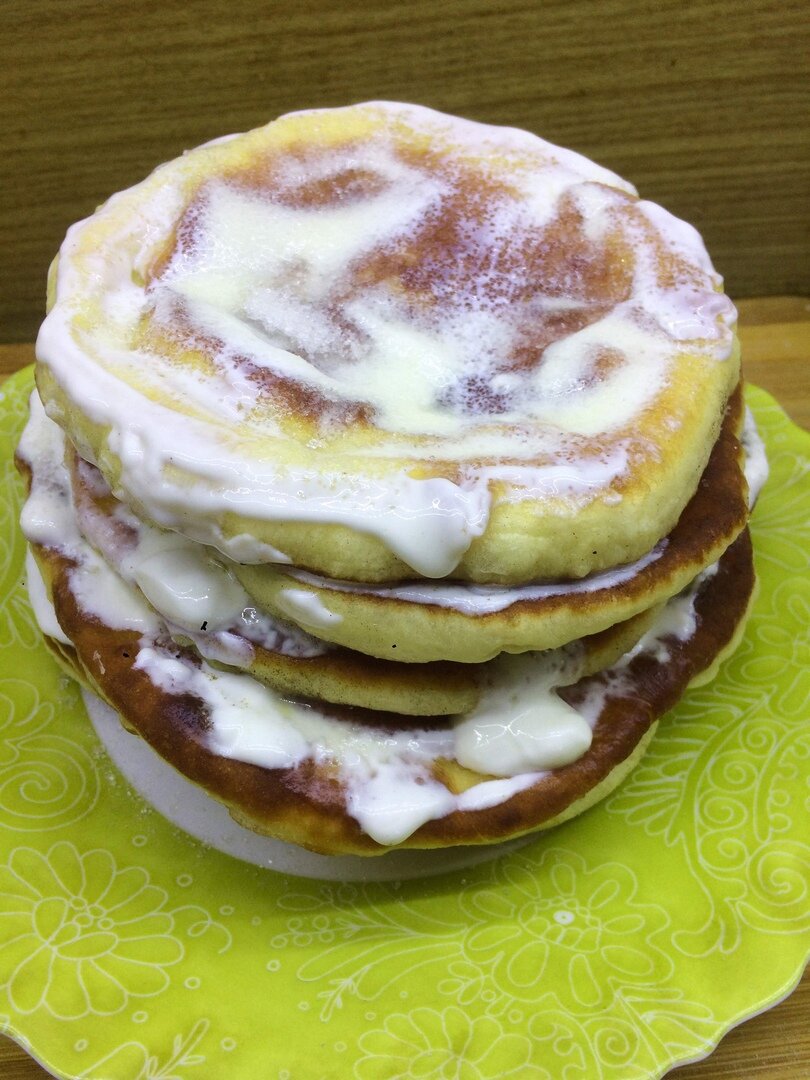 У меня получилось всего 7 штучек диаметром около 15 см. Если семья большая, готовьте двойную порцию!