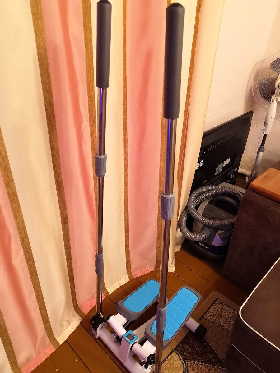 Тренажер с палками для лыжной ходьбы