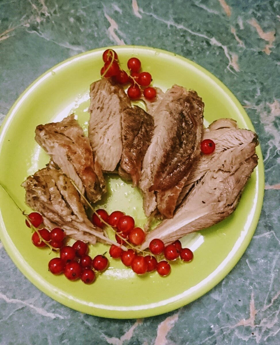 Полистайте, в галерее можно увидеть некоторые этапы приготовления.