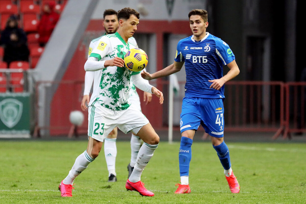 Арсен Захарян 28.02.2021 в матче с "Ахматом" впервые вышел в стартовым составе "Динамо". Фото из интернета.