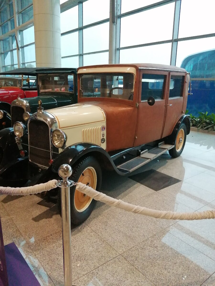 Citroen B Conduite interieure.