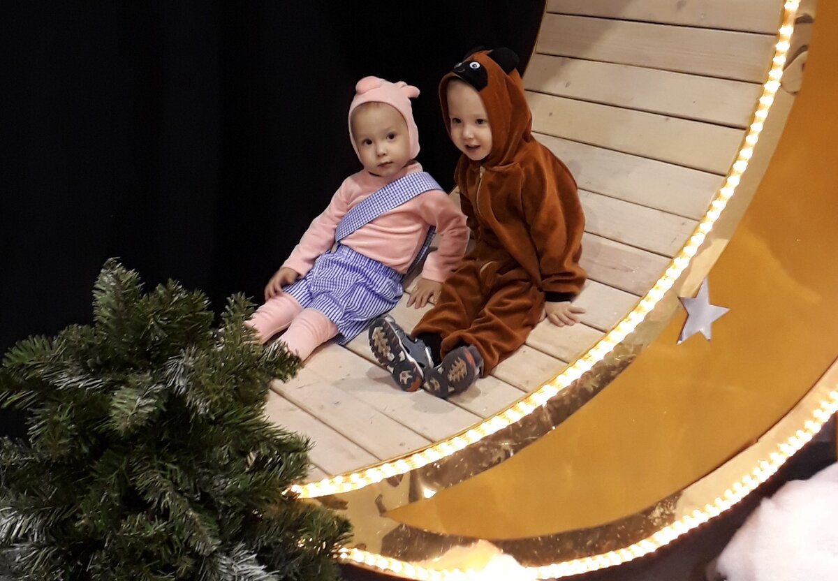 Миша и Гриша на луне