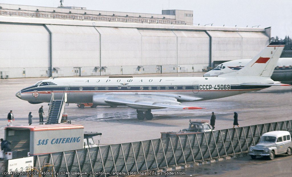 Самолет Ту-124В СССР-45069 в Швеции в апреле 1966 года