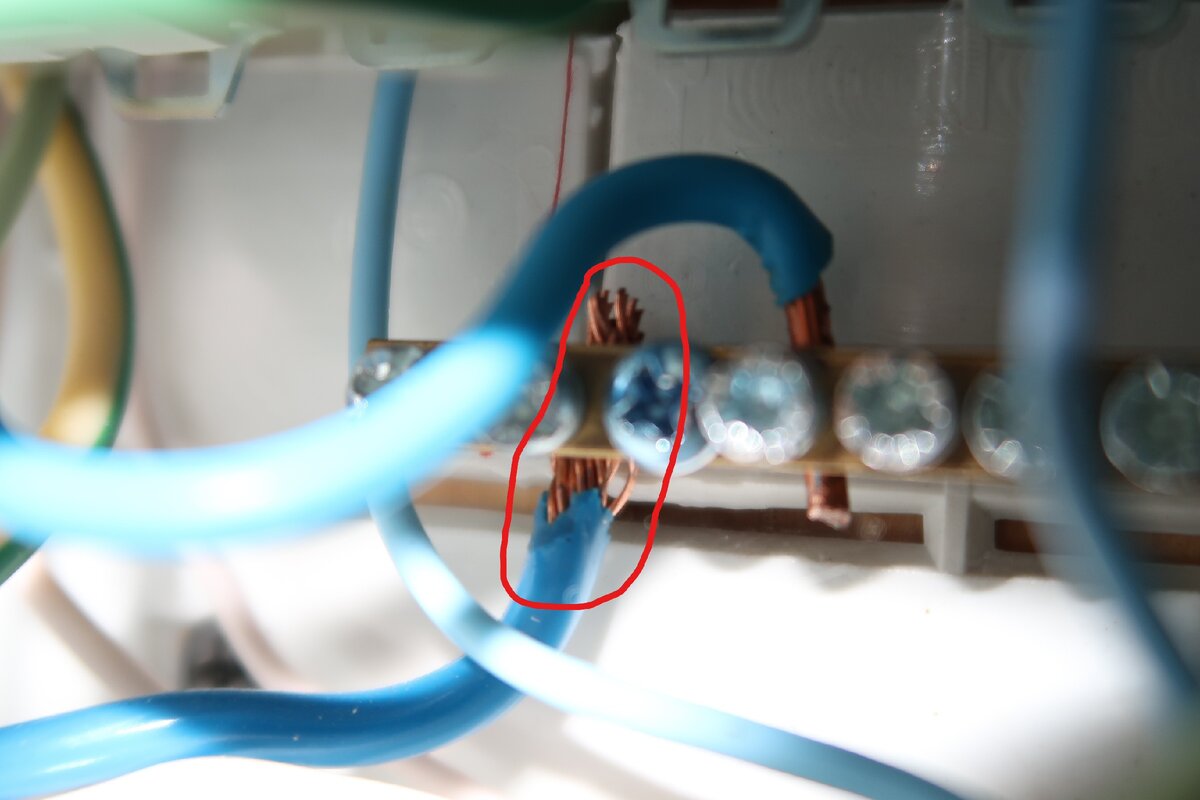 достаточно популярное зрелище, когда электрику делал "абы кто"