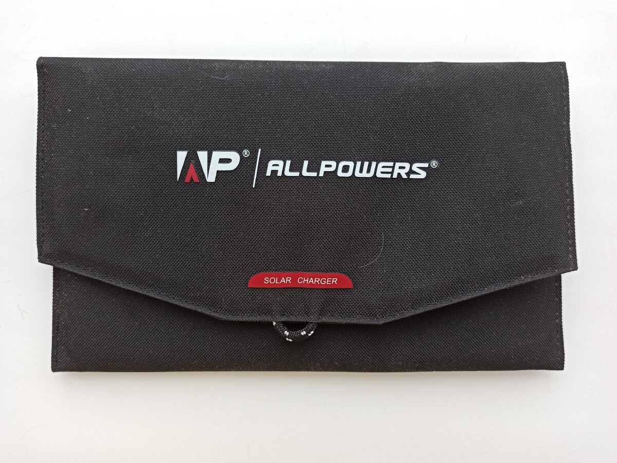 Солнечная панель в сложенном виде