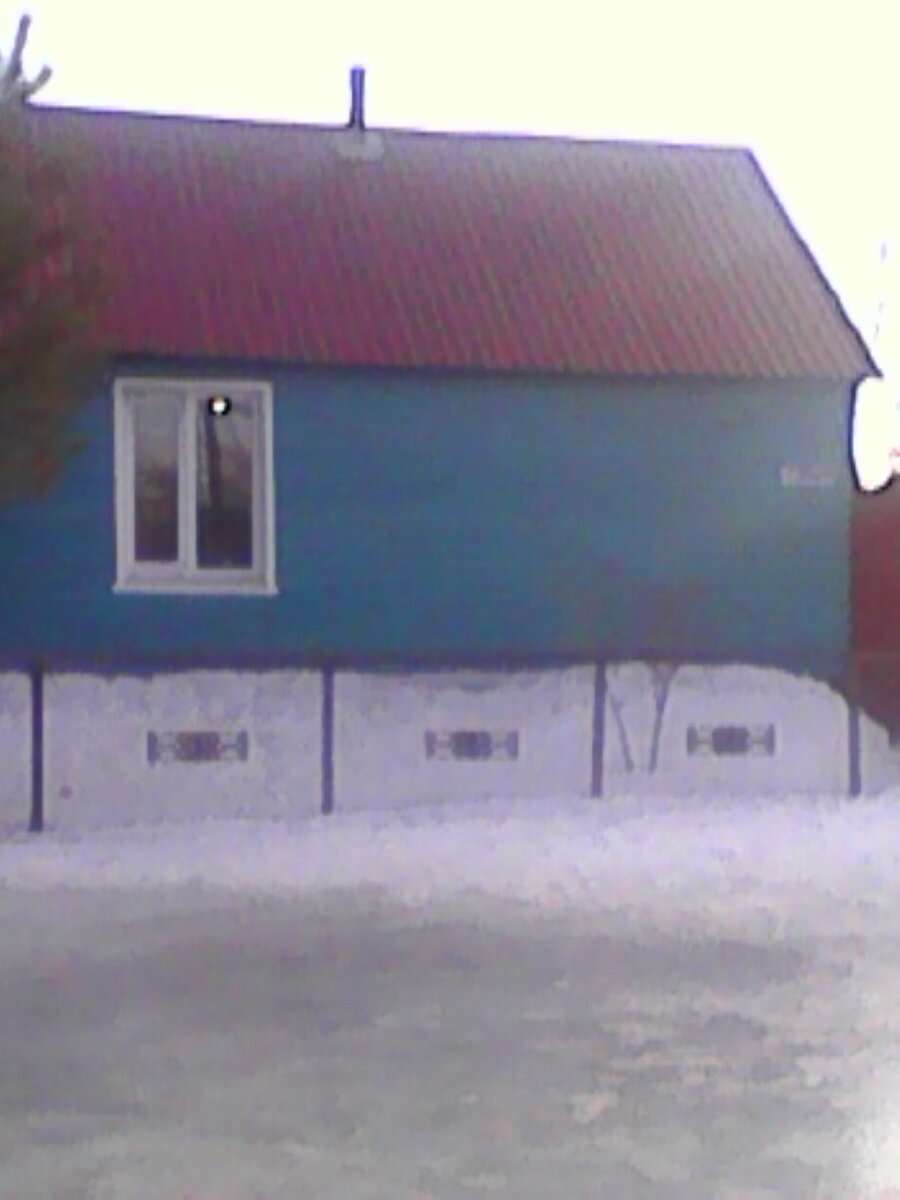 Дом соседа. Машина и квартира - не эталон. Важно- ухоженный огород.