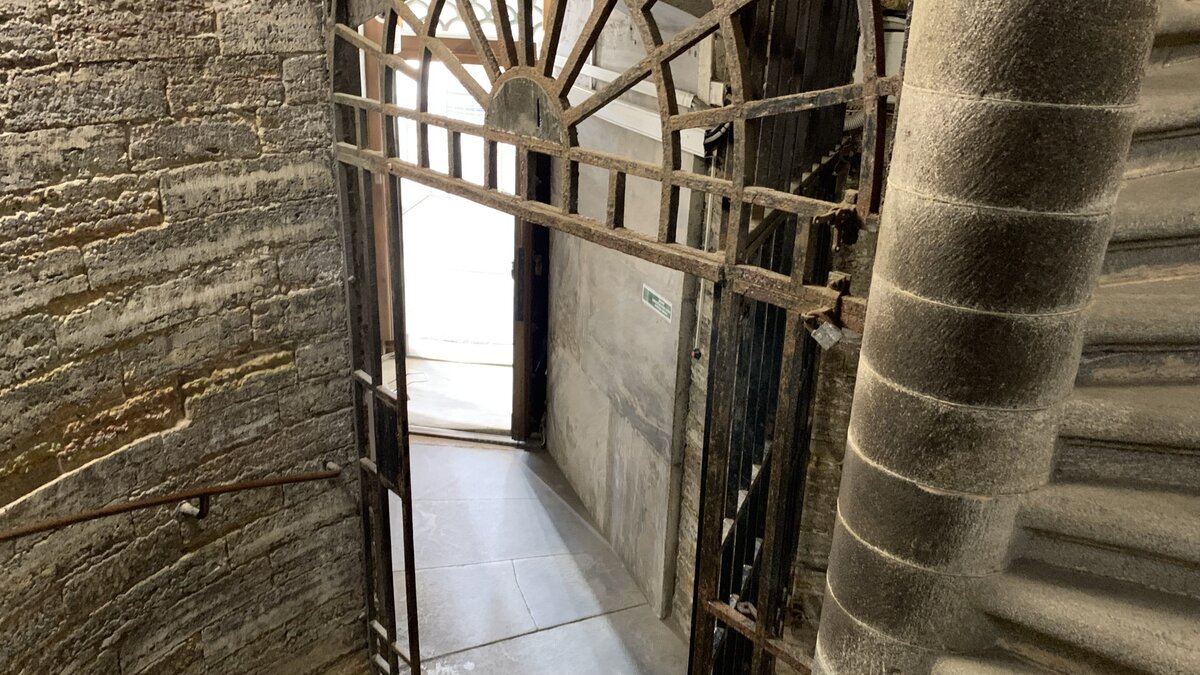 исаакиевский собор колоннада. колоннада исаакиевского собора режим. одесса колоннада. алушта курорт ротонда. питер вид с крыши исаакиевского собора.