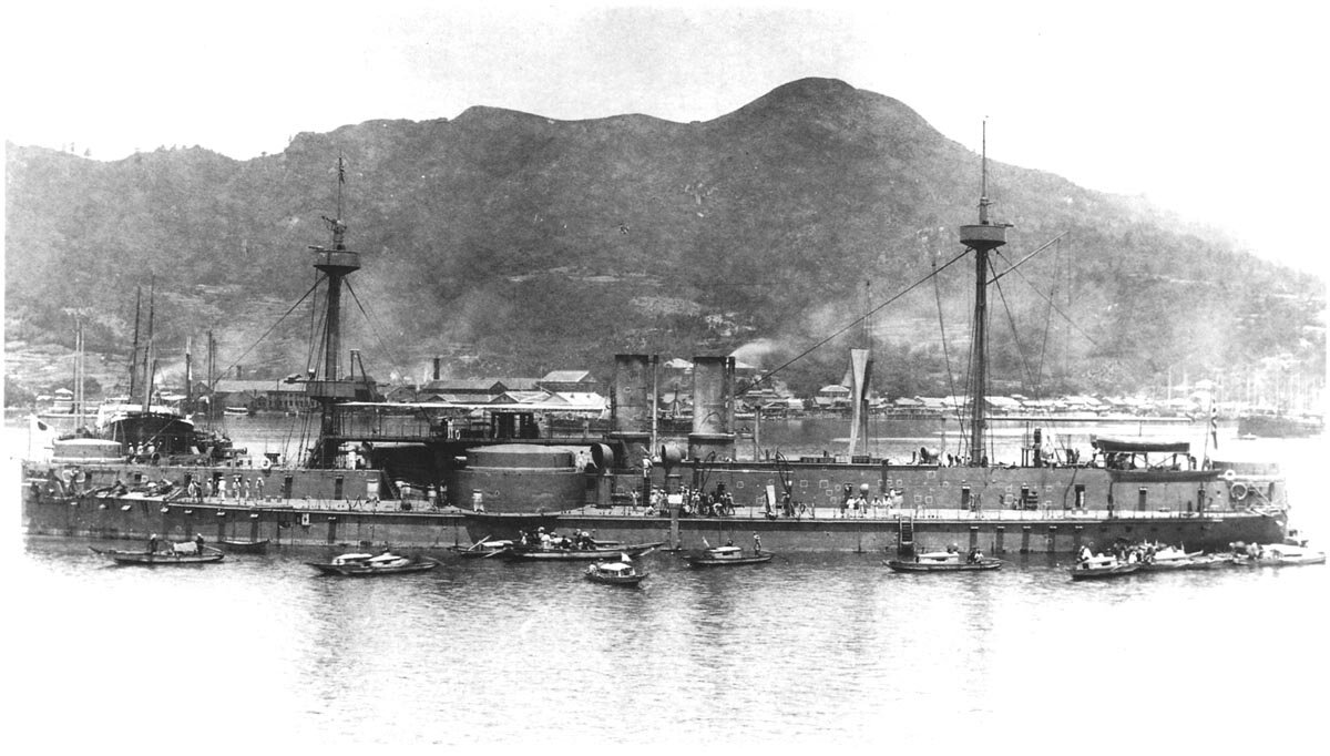 Fig. 1. 1894, Qing Empire ironclade ship “Zhènyuăn” (“Chen-yuan”, 镇远), 7670 t., 7200 hp., 15,4 kn., 2x2 305 mm., 6x152 mm., 2x57 mm., 8x47 mm., belt 356 mm., deck 76 mm.)