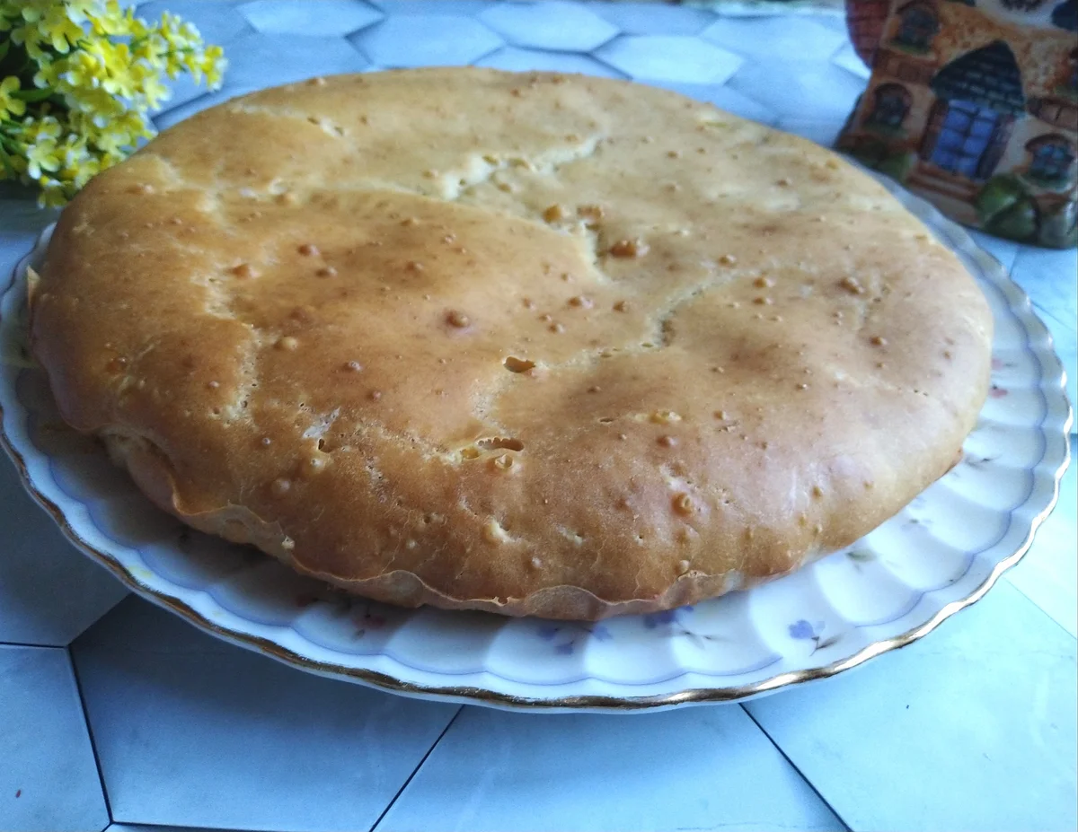 Заливной пирог с капустой "Проще некуда" (рецепт сохранился ещё с советских времен). Не было ни разу, чтобы не пропекся