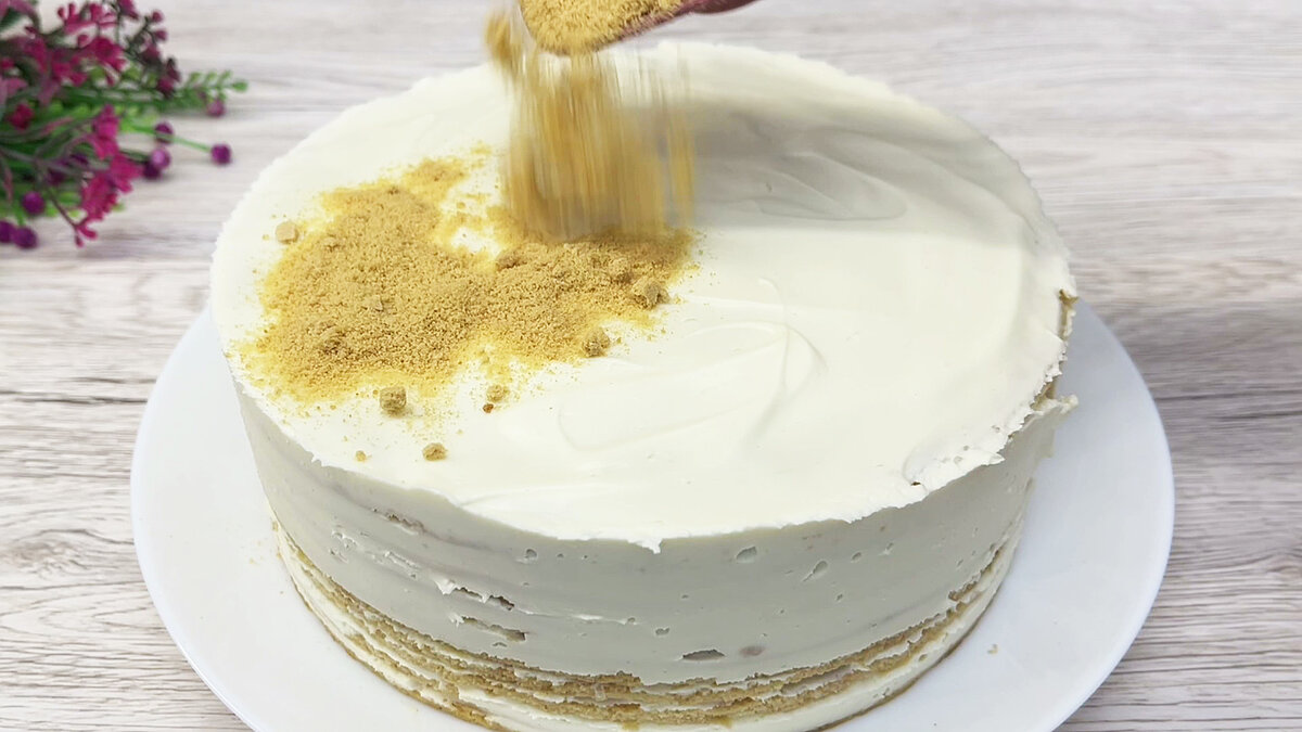 Шикарный медовик со сметанным кремом за 15 минут: так медовый торт приготовит каждая хозяйка.
