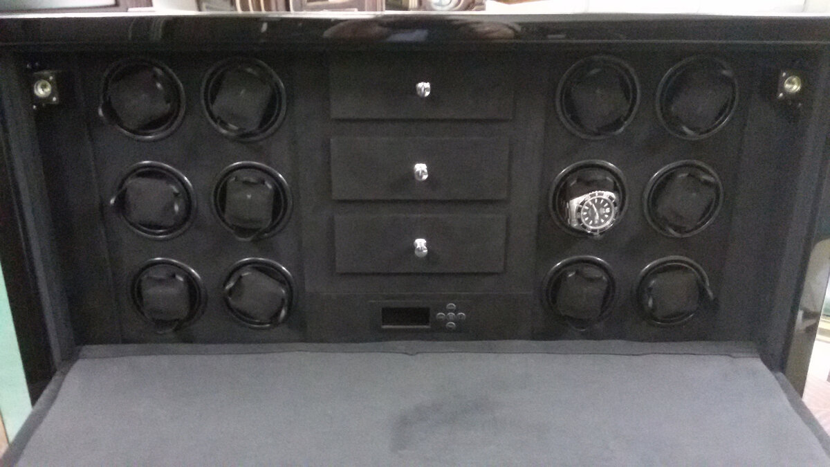 Сейф шкатулка для часов с автоподзаводом