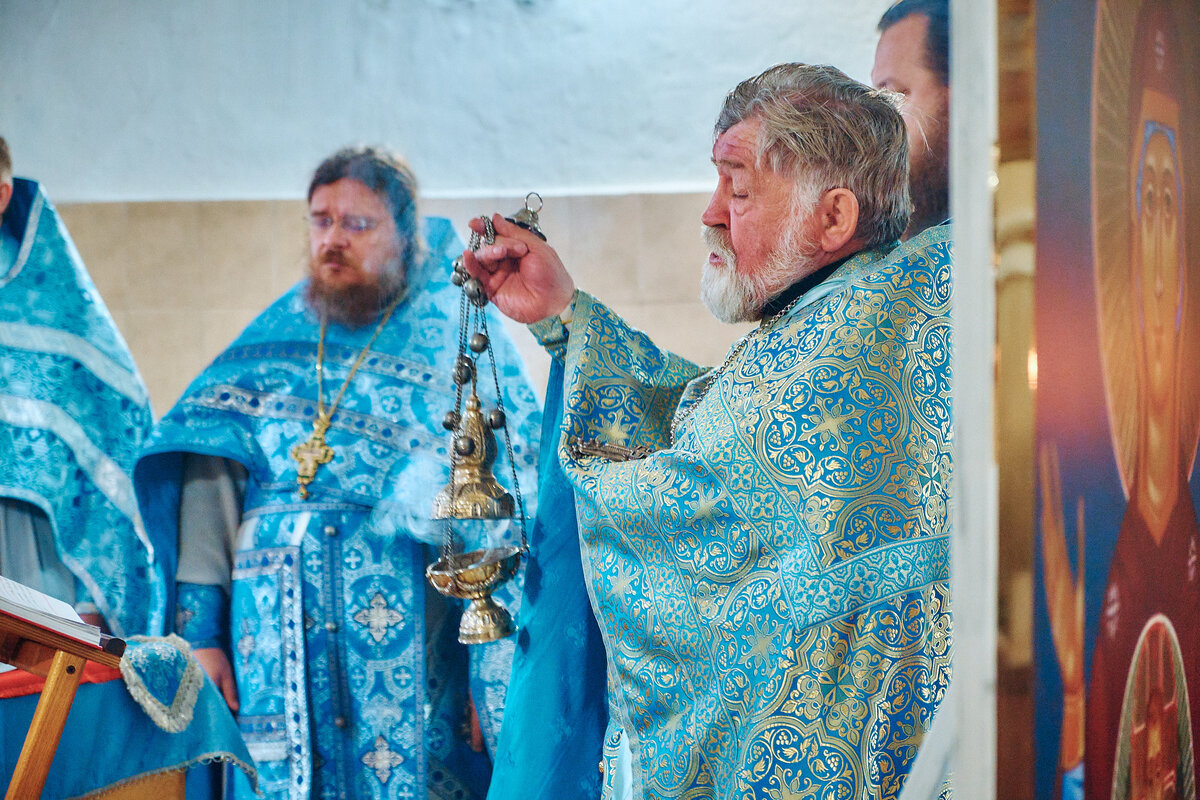 Божественная литургия –древнее и самое важное богослужение в жизни православного христианина.
