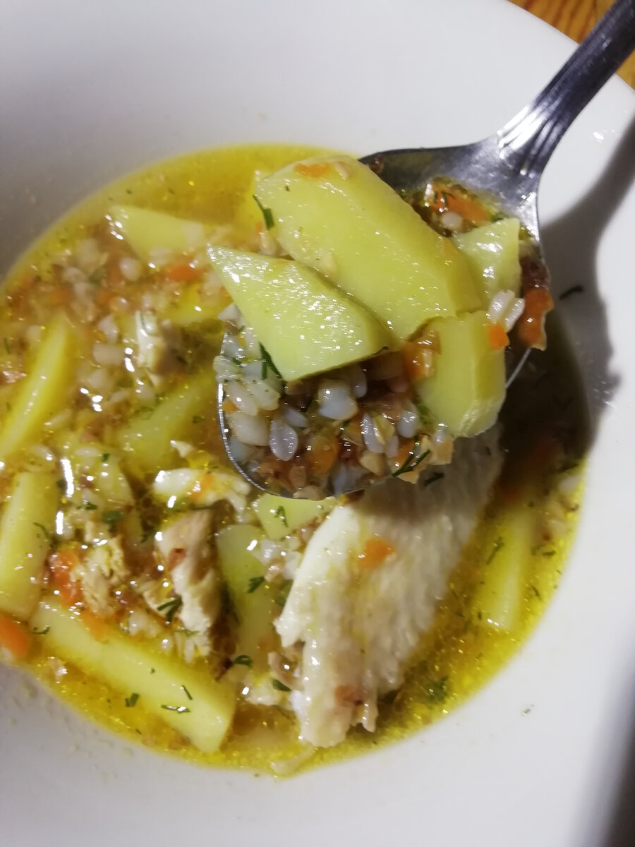 Супчик с гречневой крупой на курином бульоне.